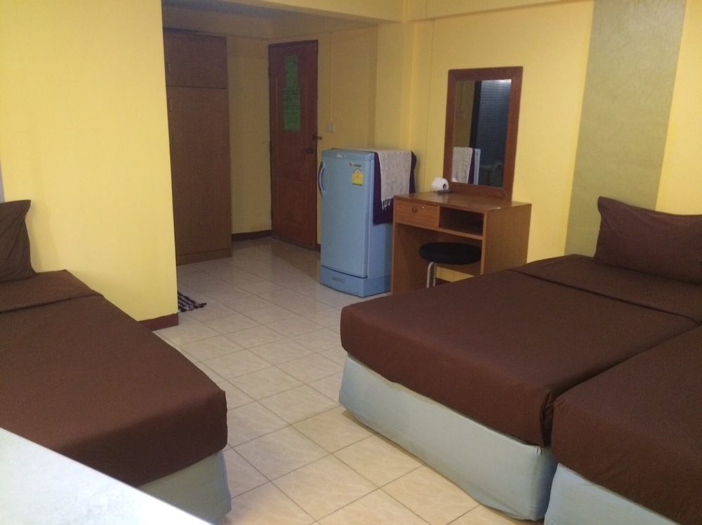 Andaman Place Guesthouse Patong Exterior photo