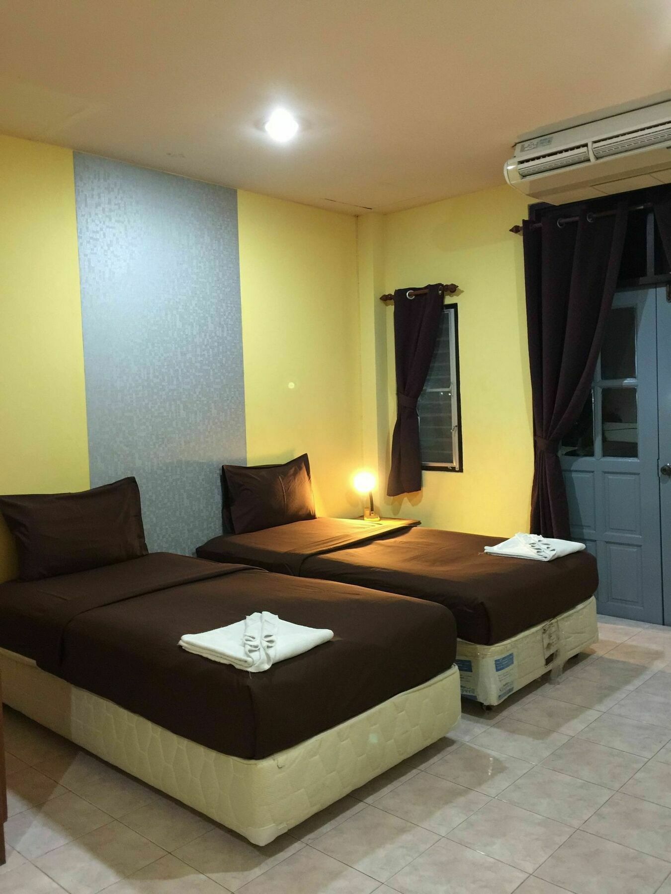 Andaman Place Guesthouse Patong Exterior photo