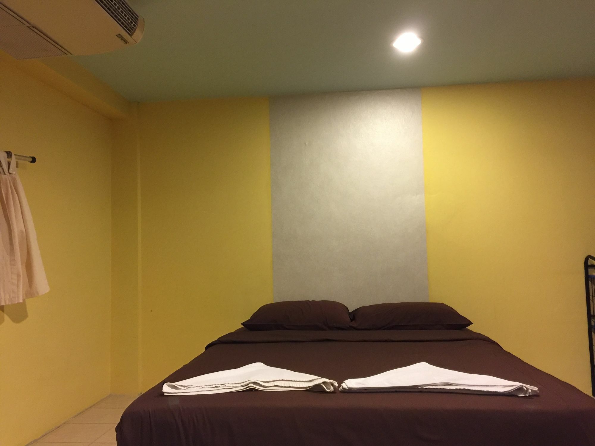 Andaman Place Guesthouse Patong Exterior photo