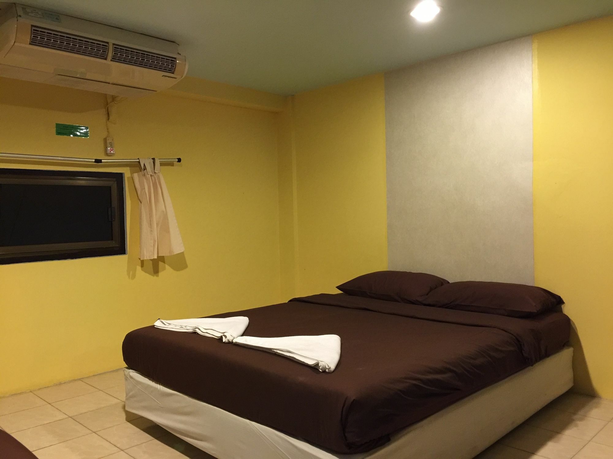 Andaman Place Guesthouse Patong Exterior photo