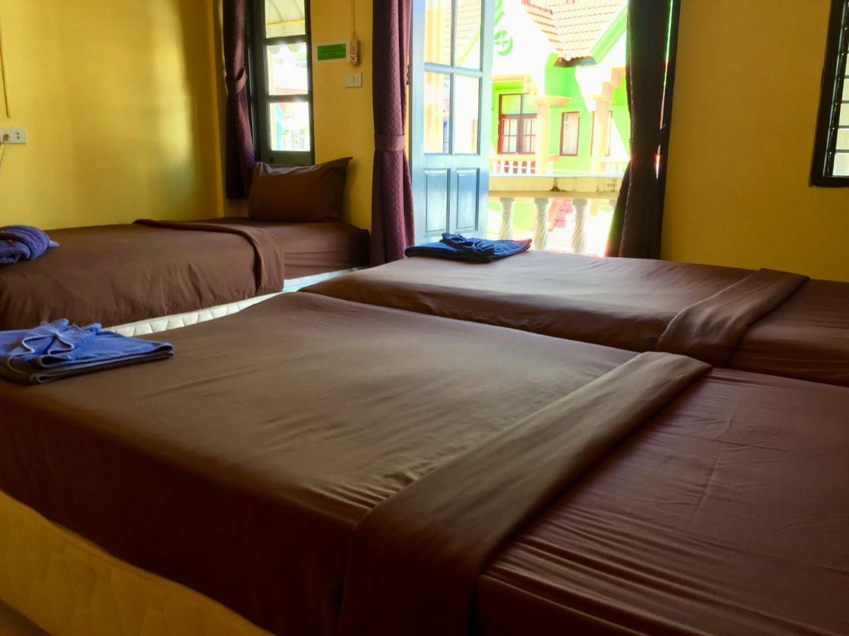 Andaman Place Guesthouse Patong Exterior photo